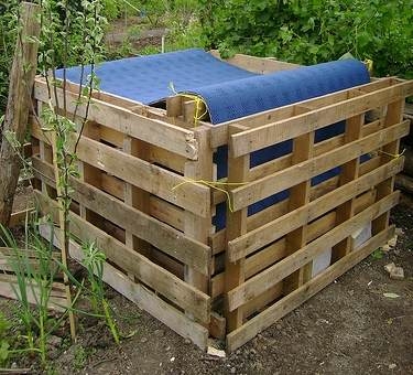 pallet-compost-bin